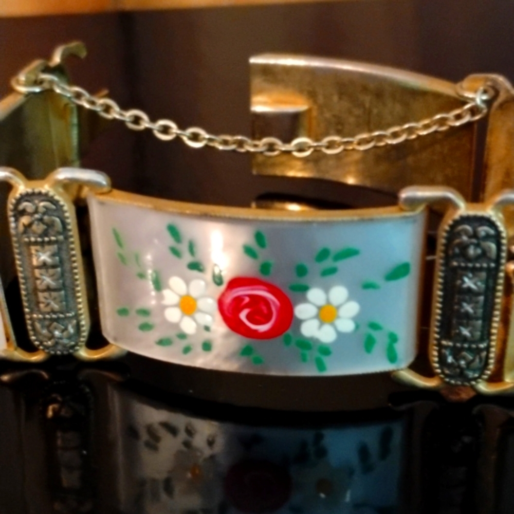 Gorgeous Damascene gold bracelet with mother of pearl and flowers